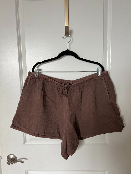 GAP Pants - NWT GAP 100% Cotton Shorts, XL